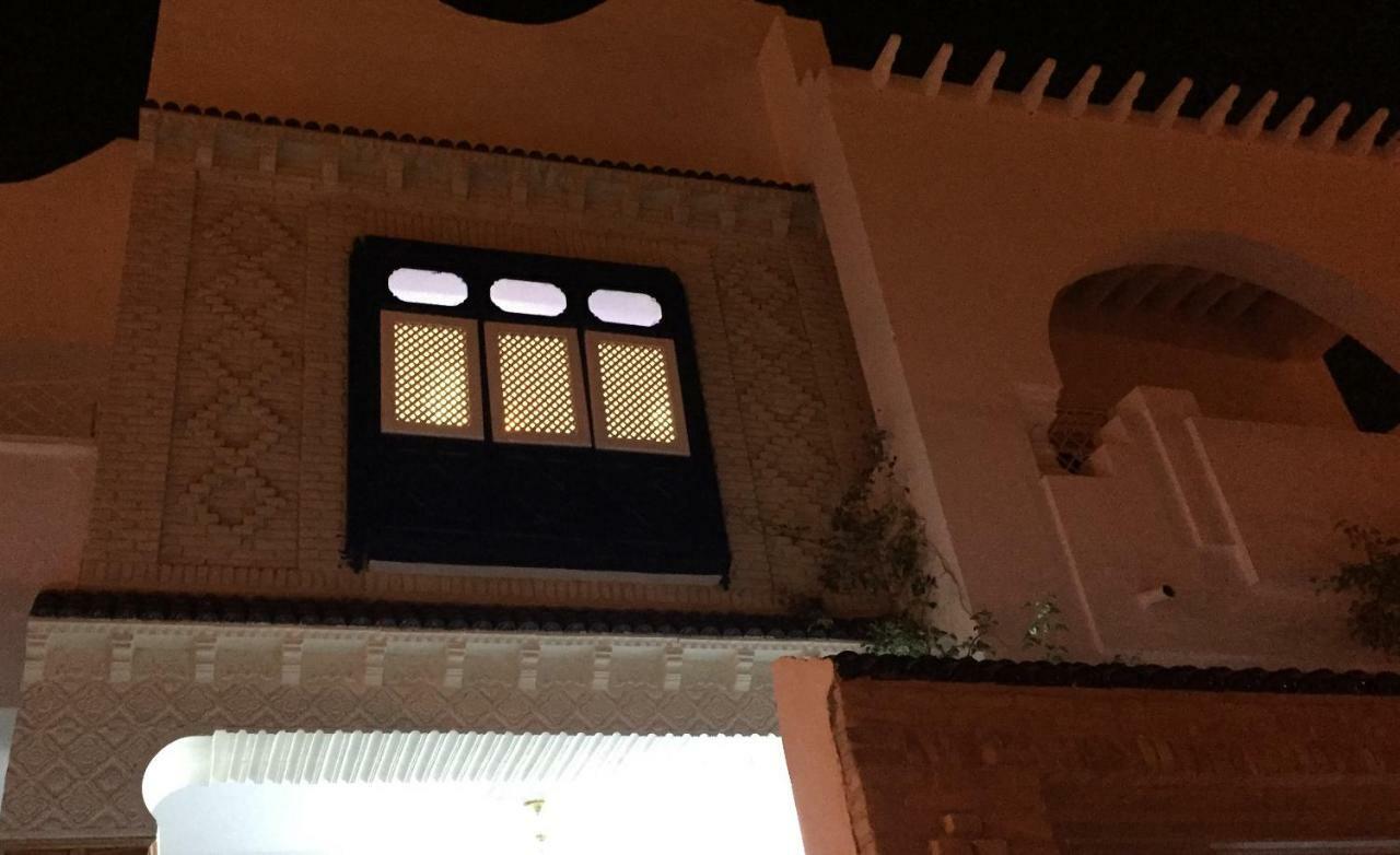 Dar Ezzahra Villa Tozeur Buitenkant foto